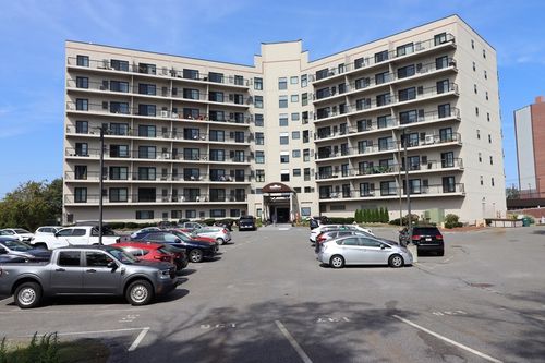 apt-219-133 Commander Shea Blvd, Quincy, MA, 02171-1562 | Card Image