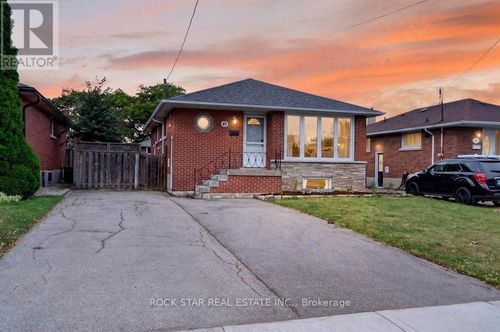 40 Clarendon Ave, Hamilton, ON, L9A3A1 | Card Image