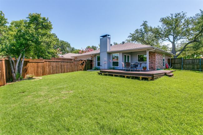 Large back yard. | Image 26