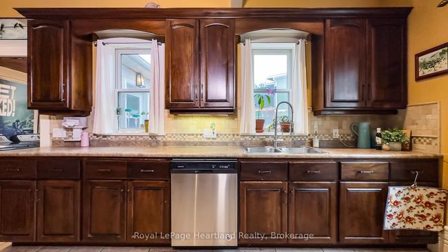 132 Elgin Ave E, House other with 3 bedrooms, 2 bathrooms and 5 parking in Goderich ON | Image 22