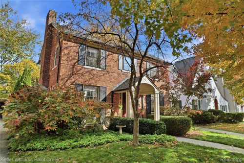 835 Claremont St, Dearborn, MI, 48124-1519 | Card Image