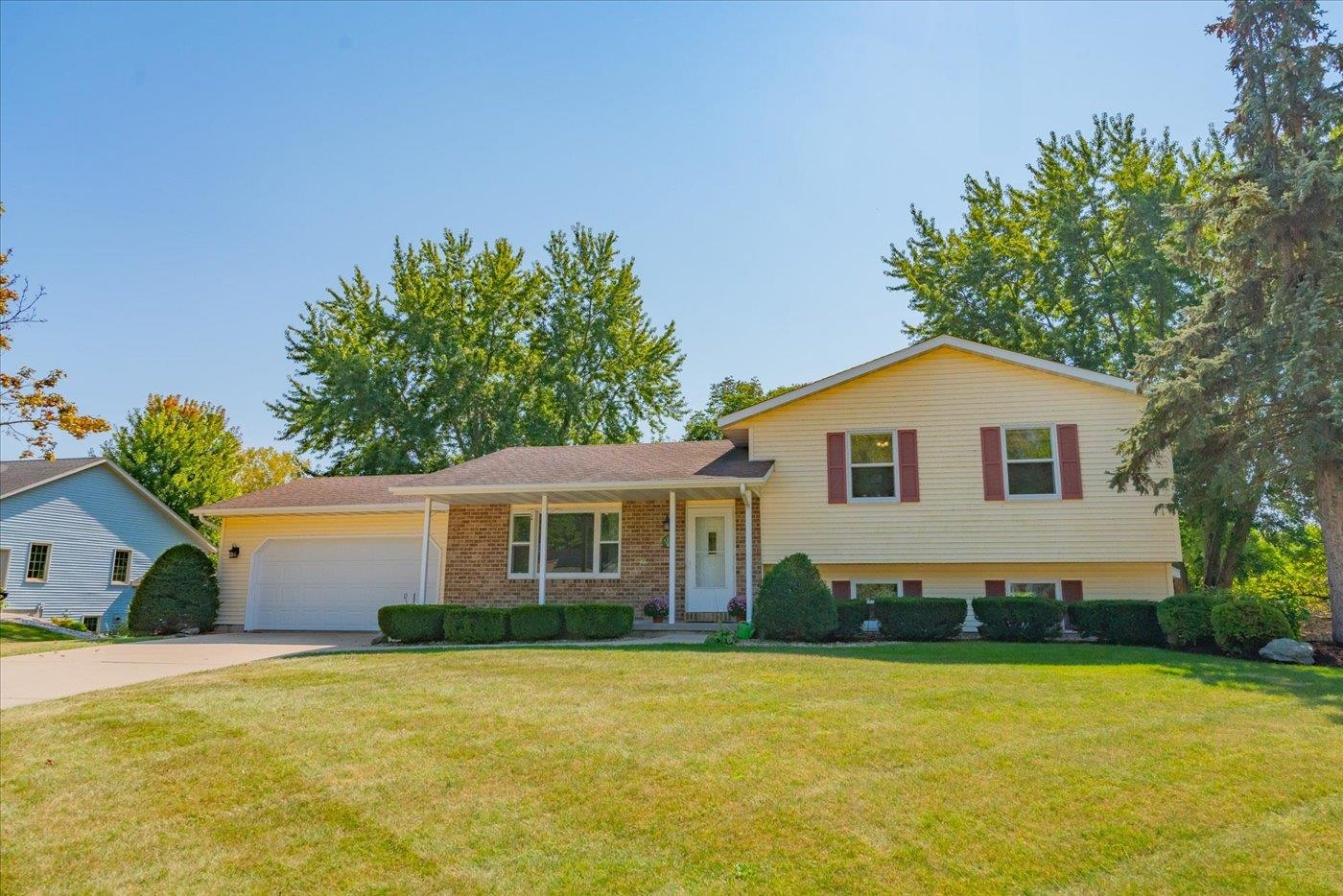 Esquire Dr, Stoughton, WI 53589