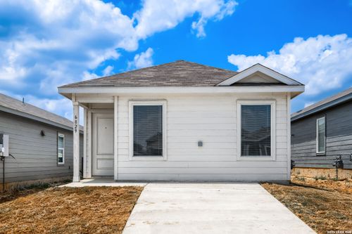 6829 Chert Chase, Elmendorf, TX, 78112-4447 | Card Image