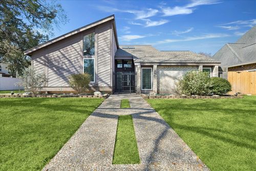 15754 Walkwood Dr, Houston, TX, 77079-5070 | Card Image