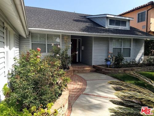 7720 Cowan Ave, Westchester, CA, 90045-1135 | Card Image