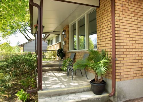 1215 Michael St, London, ON, N5V2H4 | Card Image