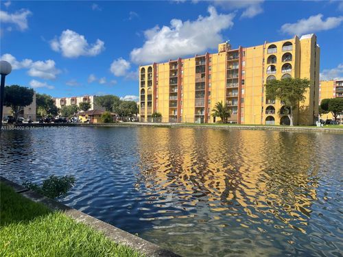 9-4709 Nw 7th St, Miami, FL, 33126-2261 | Card Image