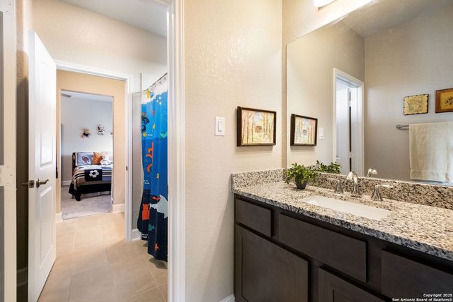 215 Madrone Trl, House other with 6 bedrooms, 6 bathrooms and null parking in Boerne TX | Image 35