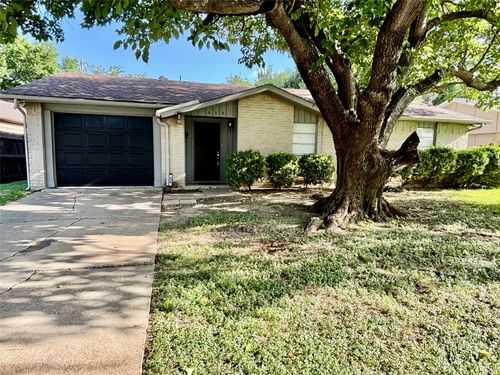 809 Cielo Vista Dr, Grand Prairie, TX, 75052-5304 | Card Image