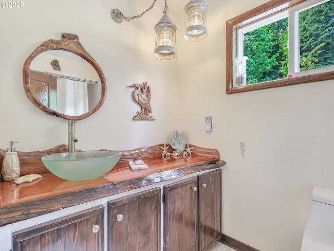 Bathroom-Main | Image 18