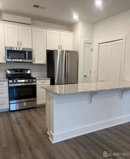 1015 Vanderbergh Blvd, Monroe Township, NJ, 08831 | Card Image