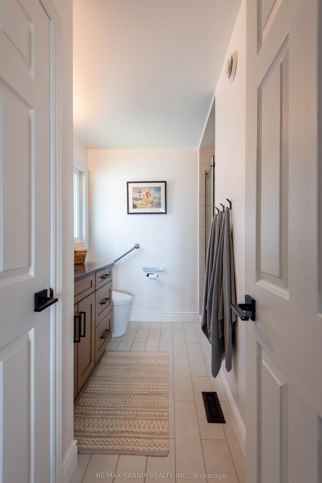 4062 Bluepoint Dr, House other with 3 bedrooms, 3 bathrooms and 4 parking in Town Of Plympton Wyoming ON | Image 26