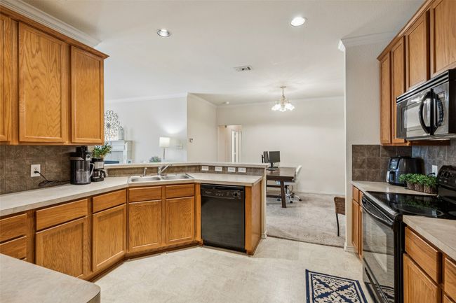 6119 Cypress Point Dr, Townhouse with 2 bedrooms, 2 bathrooms and null parking in Garland TX | Image 11