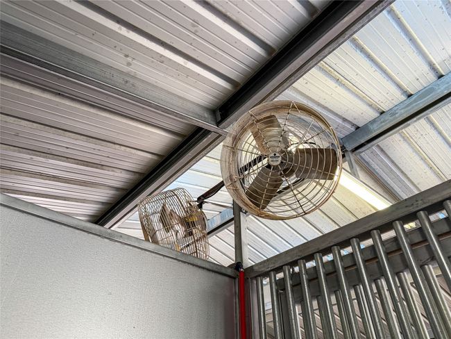 Details with beamed ceiling | Image 22