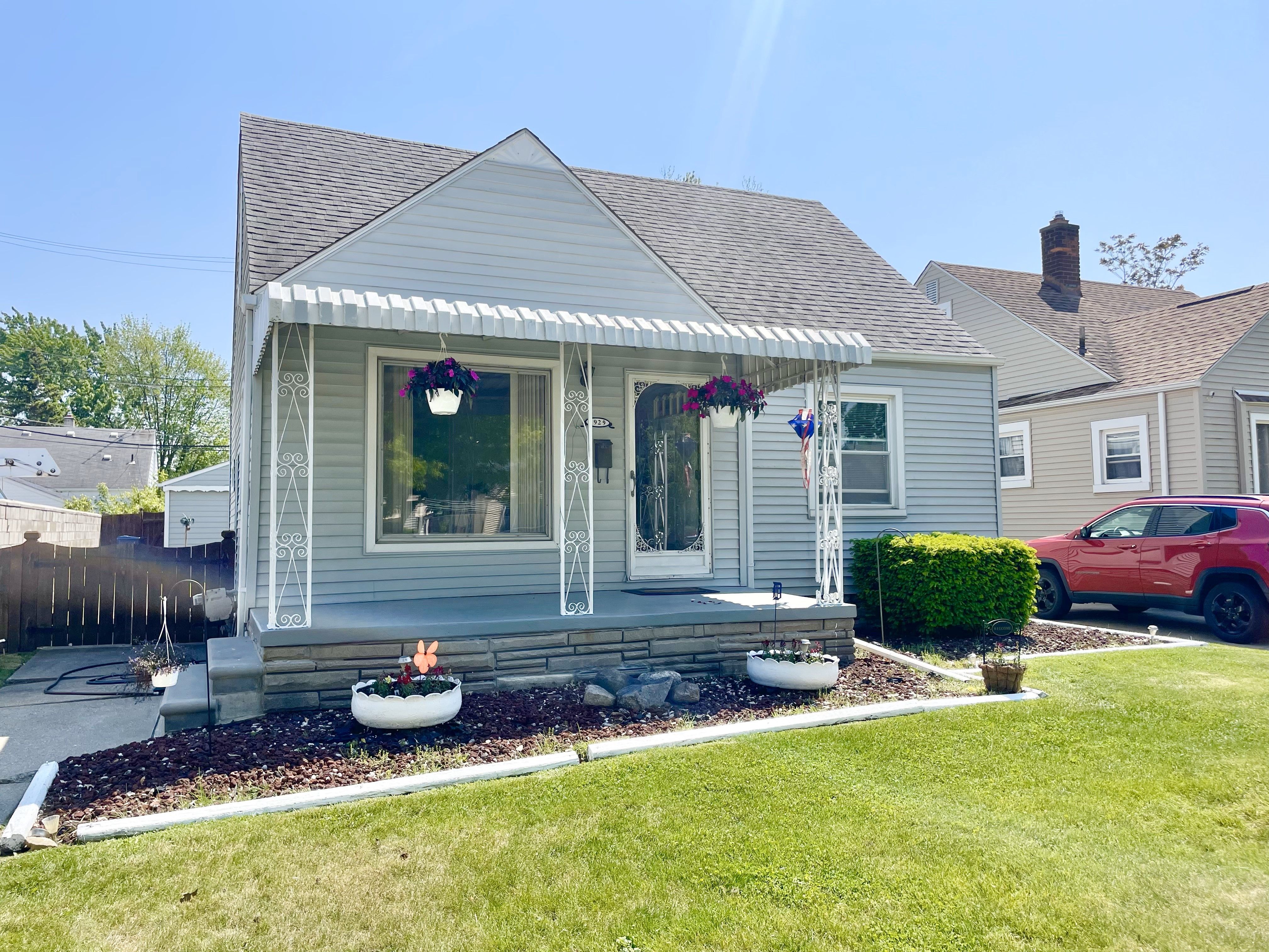 Leblanc St, Lincoln Park, MI 48146