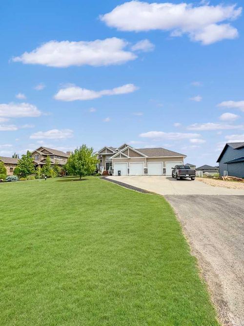 7904 Carriage Lane Dr, County Of Grande Prairie No. 1, AB, T8X0G4 | Card Image