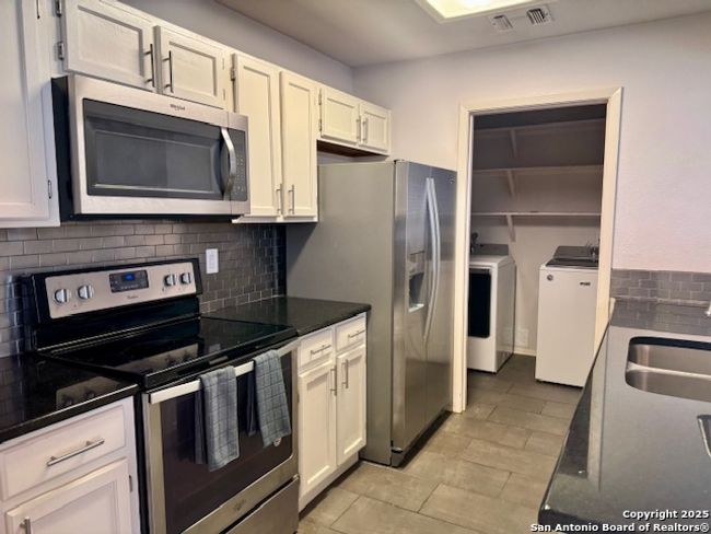 5739 Spring Moon St, House other with 2 bedrooms, 2 bathrooms and null parking in San Antonio TX | Image 11