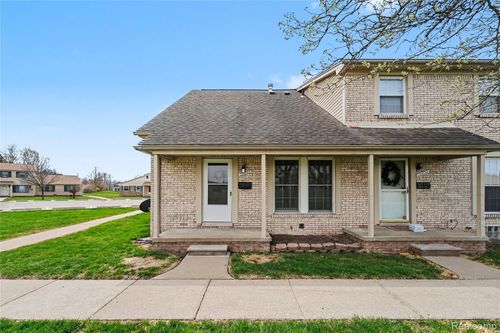 20036 Village Green Ct, Brownstown Twp, MI, 48183-5043 | Card Image