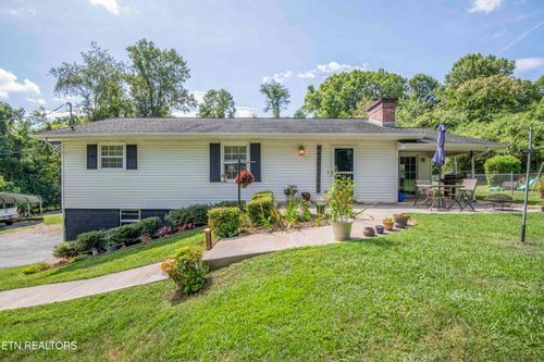 385 Stevens Ln, Lenoir City, TN, 37771-8125 | Card Image