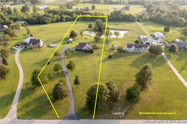 302 Saddleback Dr, Home with 3 bedrooms, 2 bathrooms and null parking in Charlestown IN | Image 52