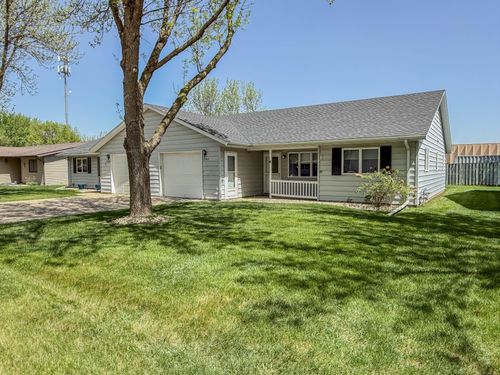 2411 Kenwood Dr Sw, Willmar, MN, 56201-5299 | Card Image