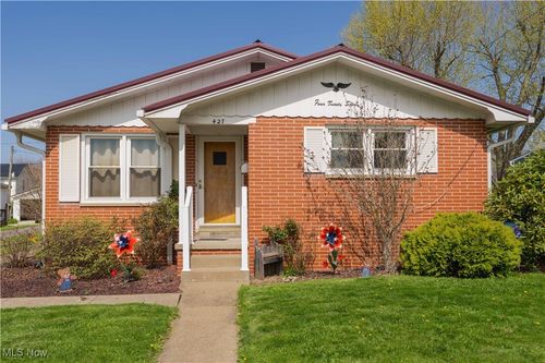 427 N Lisbon St, Carrollton, OH, 44615-1333 | Card Image