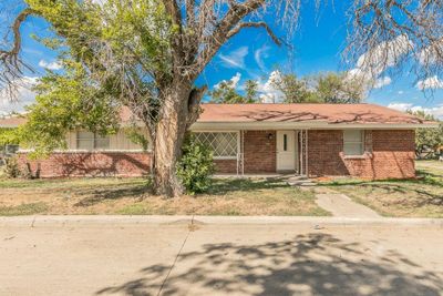 5909 Eisenhower Drive, House other with 4 bedrooms, 2 bathrooms and null parking in Fort Worth TX | Image 1