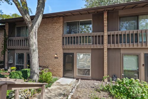 5910 Meadow Drive, Lisle, IL, 60532 | Card Image
