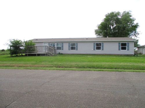 915 S Cherry St, Greensburg, KS, 67054-2520 | Card Image