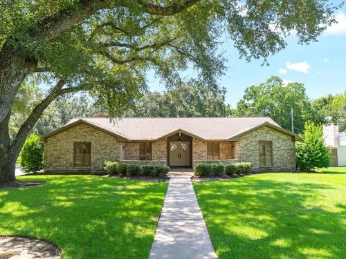 2624 Oak Dr, Bay City, TX, 77414-7342 | Card Image