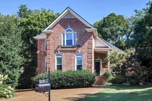 641 Cherry Glen Cir, Nashville, TN, 37215-6160 | Card Image