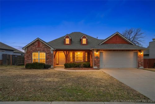 5304 Barr Dr, Sand Springs, OK, 74063-2013 | Card Image