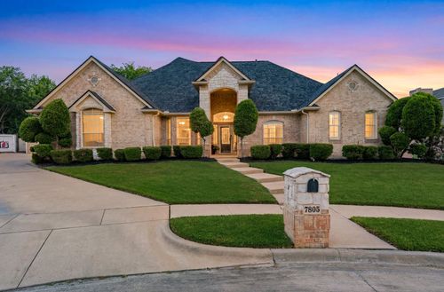 7805 Vineyard Ct, North Richland Hills, TX, 76182-9244 | Card Image