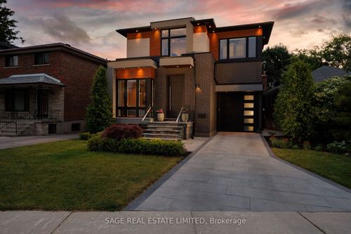 24 Squires Ave, East York, ON, M4B2R3 | Card Image