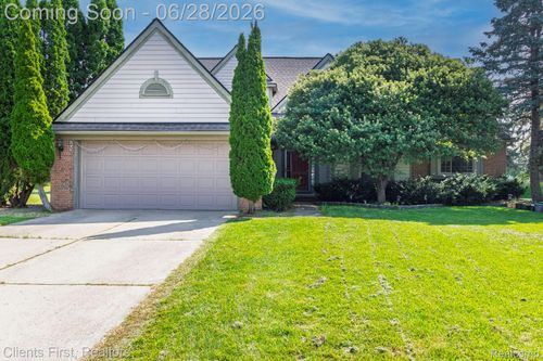 39478 Squire Rd, Novi, MI, 48375-3763 | Card Image