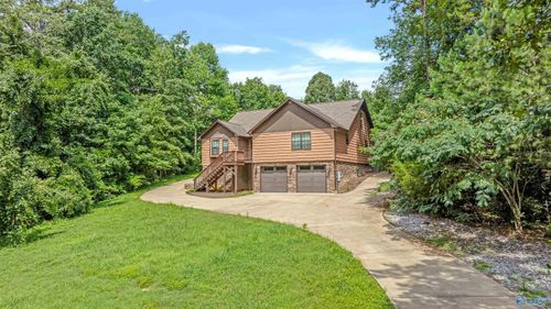 73 Posey Dr, Fort Payne, AL, 35968-3712 | Card Image