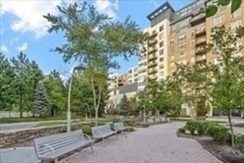 t923-10 Nouvelle Way, Natick, MA, 01760 | Card Image
