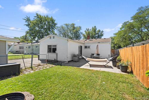 22527 Avon St, Saint Clair Shores, MI, 48082-1481 | Card Image