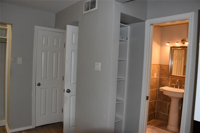 Additional Storage in bedroom | Image 9