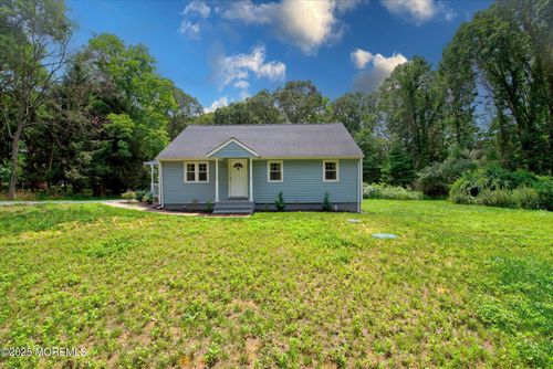 88 Dutch Lane Rd, Marlboro, NJ, 07746-2041 | Card Image