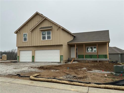 7045 Yulich Ct, Parkville, MO, 64152-1194 | Card Image