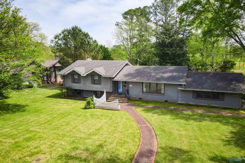 2336 Meadowbrook Rd Se, Decatur, AL, 35601-6630 | Card Image