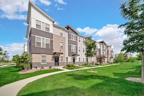 4201 Calder Ln, Aurora, IL, 60504-8158 | Card Image