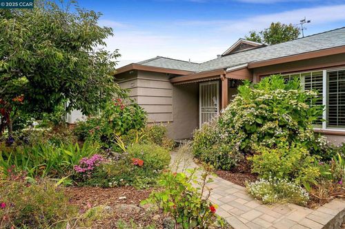 16063 Berkshire Dr, Castro Valley, CA, 94578-1472 | Card Image