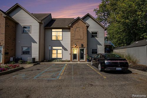 40 Park Island Dr, Lake Orion, MI, 48362-2758 | Card Image