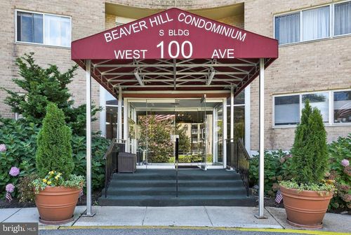 326s-100 West Ave, JENKINTOWN, PA, 19046-2625 | Card Image