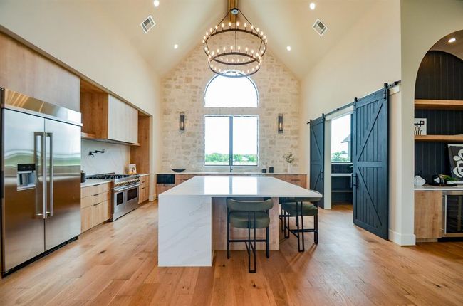 Kitchen. Enormous island! | Image 30