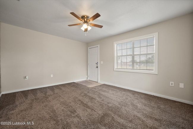 living room | Image 7