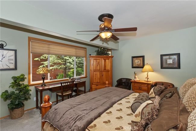 375 Meadow Cir N, House other with 4 bedrooms, 3 bathrooms and 2 parking in Big Bear Lake CA | Image 29