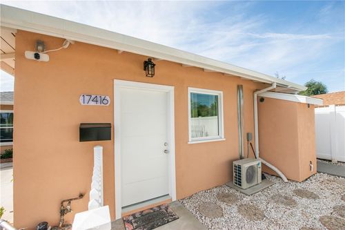 17416 Los Alimos St, Granada Hills, CA, 91344-4749 | Card Image